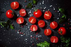 Tomatoes_Salt_534624_1280x853.jpg