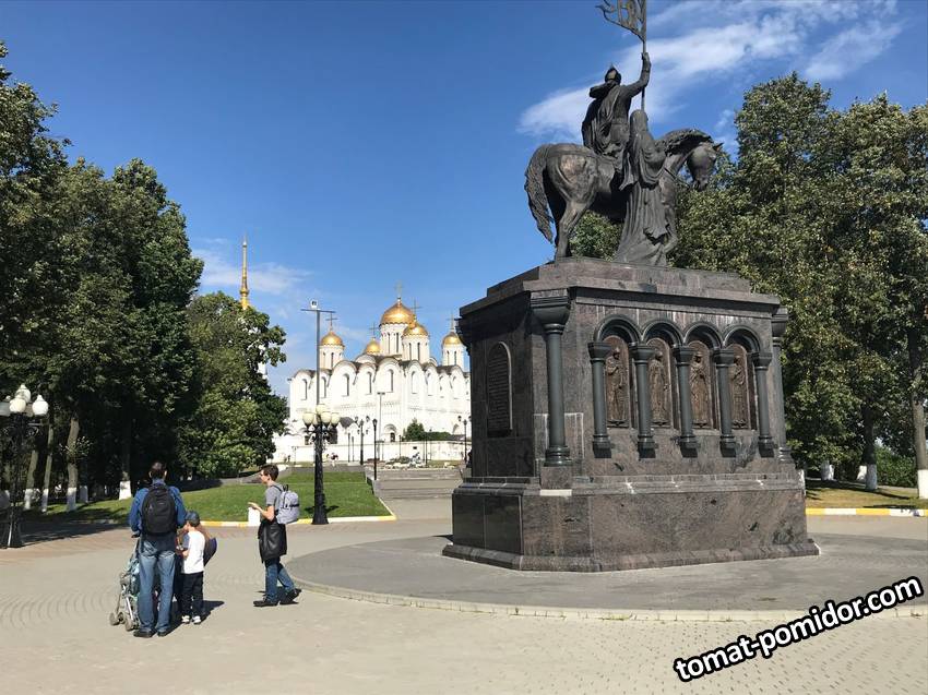 Памятник крестителям Владимирской земли
