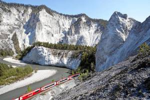 glacier-express-6.thumb.jpg.270a42bbebde70576b8b0664881e7208.jpg