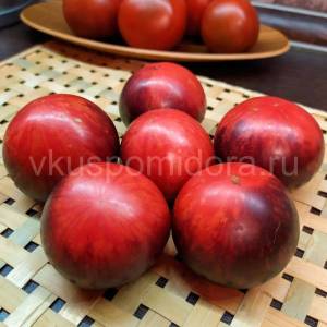 tomat-zolotoe-yabloko-svyatogo-zhana-de-boregarda-3-900x900.thumb.jpg.77b8695a5ddc5f3195eb47b078686188.jpg