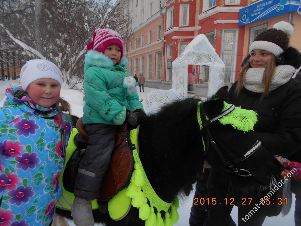на площади