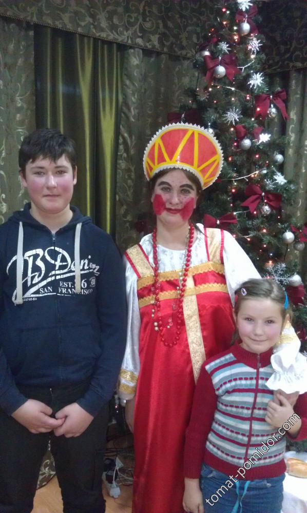 Спектакль Морозко в ДК (я - Марфушенька) + мои детки