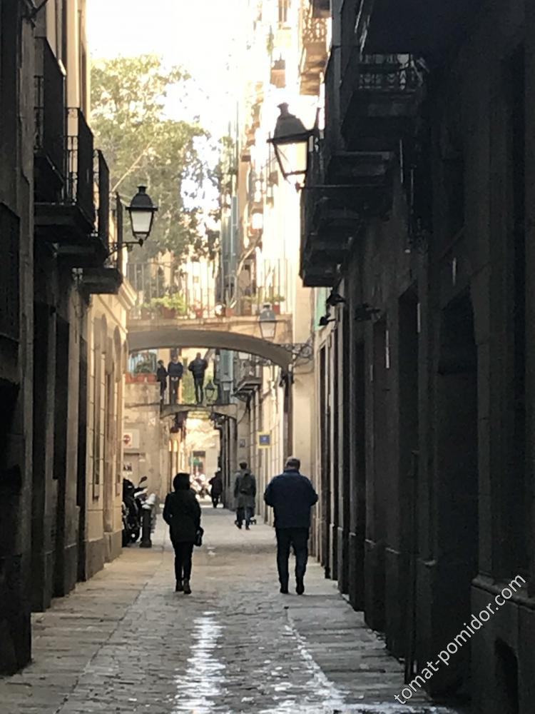 улицы старой Барселоны