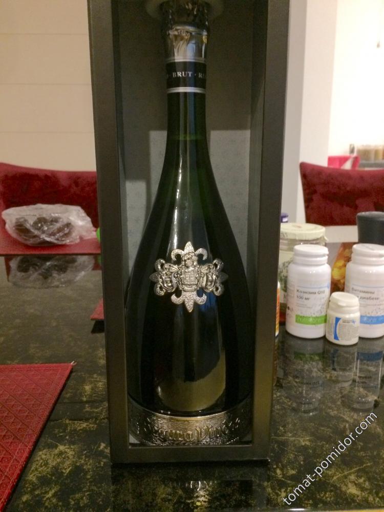 Подарок - шампанское