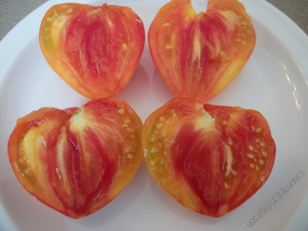 томат Couere de Zebre Apricot в разрезе