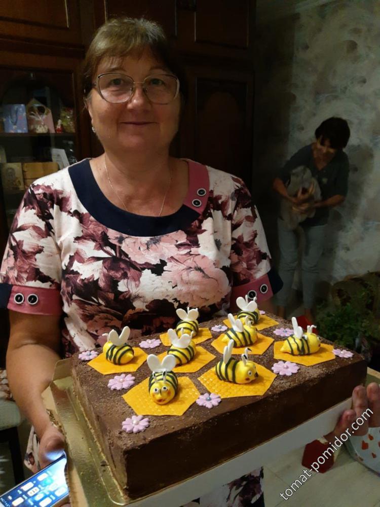торт на ДР старшей сестренке "Медовик"