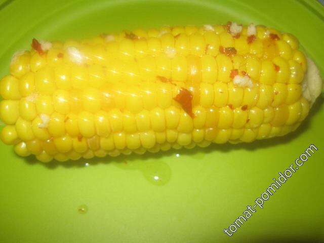 Отварная кукуруза под остро-медовым соусом