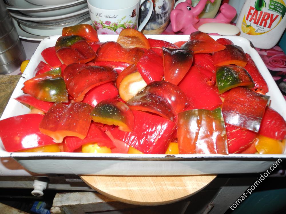 Баклажаны, томаты и перец перед запеканием.